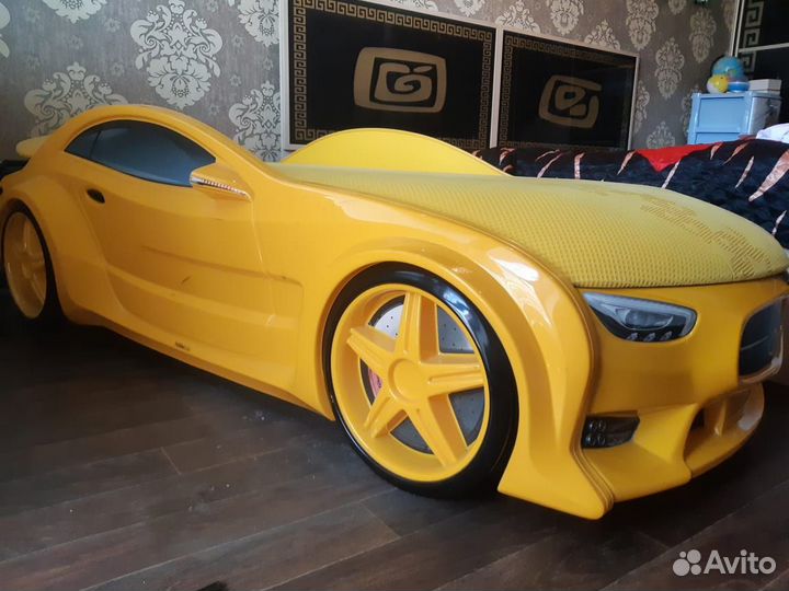 Детская кровать машинка