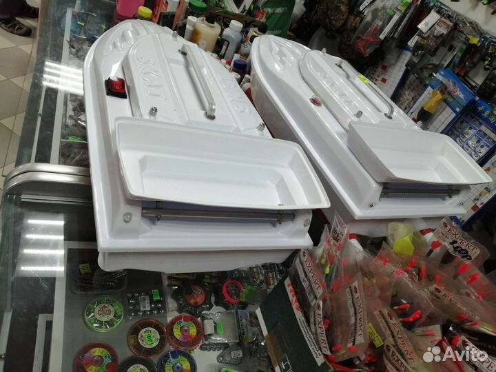 Прикормочный кораблик для рыбалки