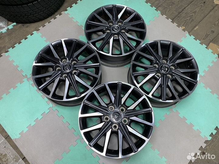 Комплект оригинальных дисков Toyota noah, voxy