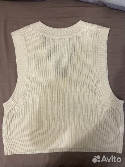Жилетка женская вязаная бежевая
