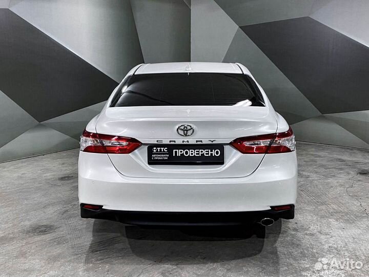 Toyota Camry 2.5 AT, 2019, 60 000 км