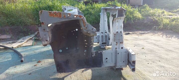 Телевизор на Дайхатсу Териос