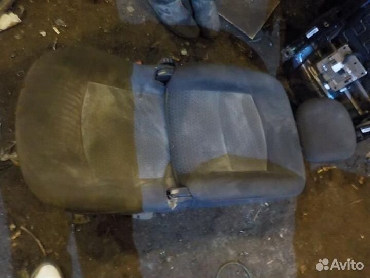 Сидение renault simbol переднее левое
