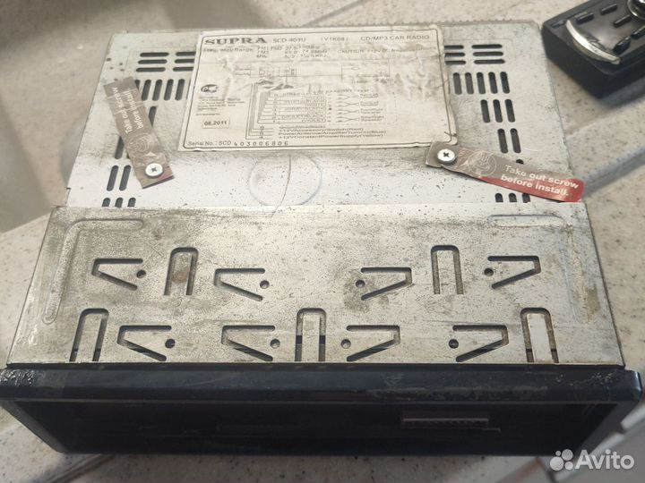 Магнитола supra работает