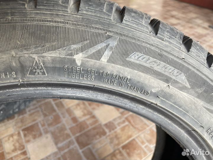 Dunlop SP Winter Ice 02 235/45 R17 97T