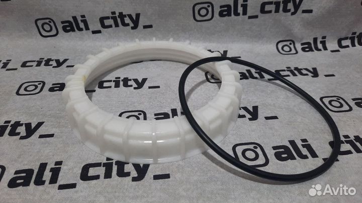 Крышка бензобака на бензонасос Королла Toyota