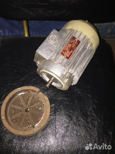 Электродвигатель к мельнице