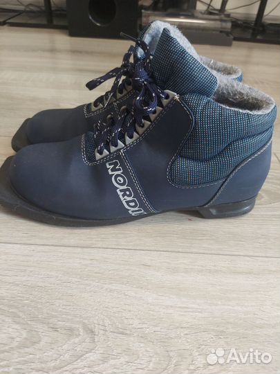 Лыжные ботинки