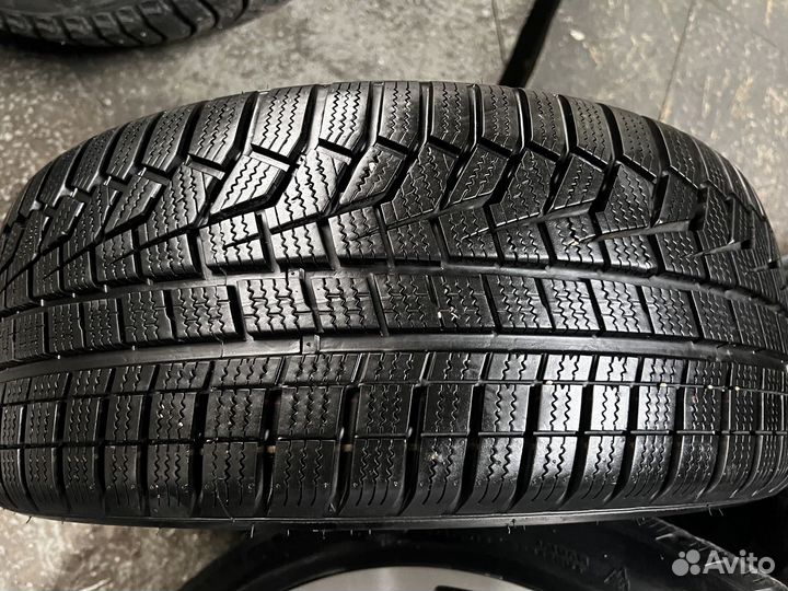 Hankook Winter I'Cept Evo2 W320 215/45 R17