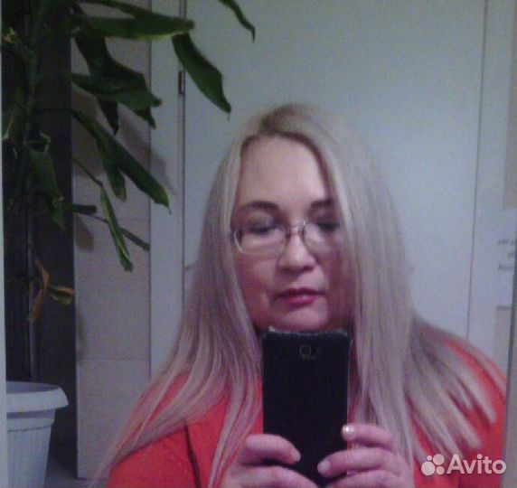 Продавец консультант в магазин табак