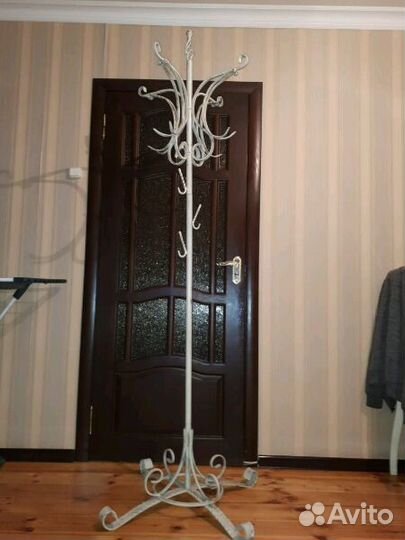 Вешалка кованная