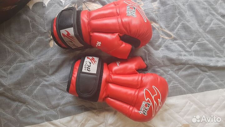 Перчатки для рукопашного боя 10