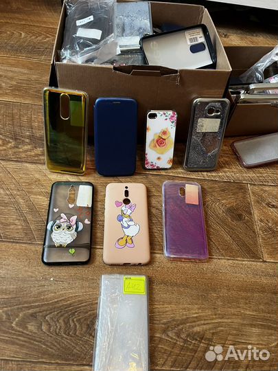 Защитное стекло и чехлы на телефоны