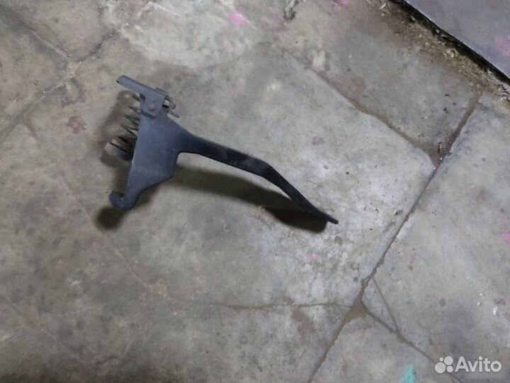 Ручка капота Renault Megane 3