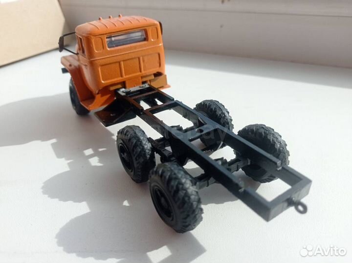 Модель 1:43 Урал и Ко-450