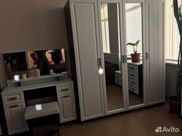 Трельяж стенка комод с пуфом