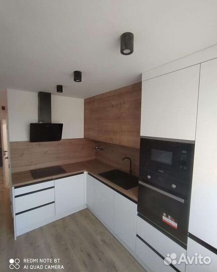 Кухня угловая белая