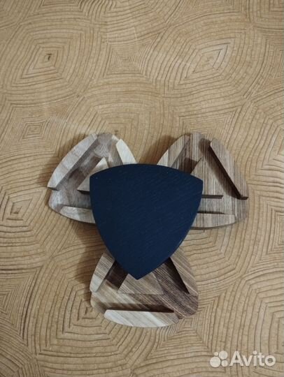 Подставка для телефона из дерева