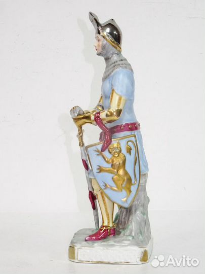 Статуэтки фарфоровые. Рыцарь