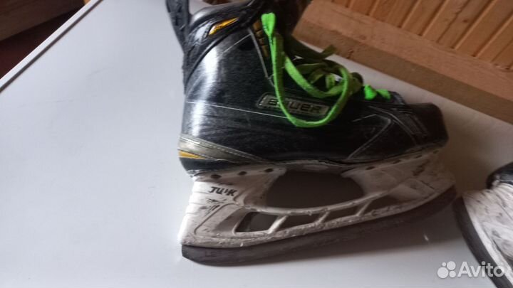 Хоккейные коньки bauer