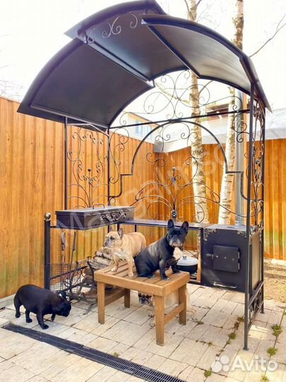 Мангал с крышей