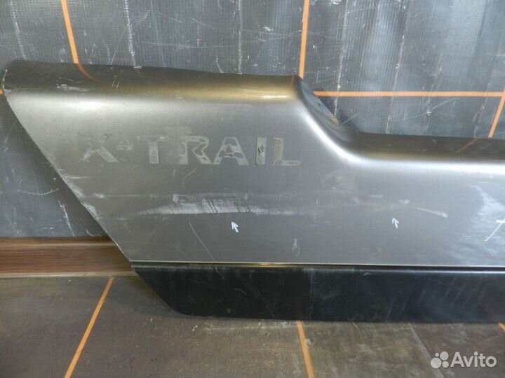 Накладка двери багажника - Nissan X-Trail T31