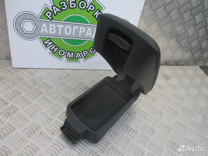Крышка подлокотника Kia Ceed 1 846601H0000W