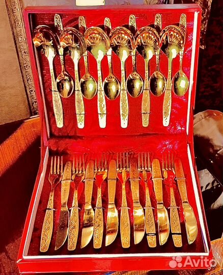 Наборы золотых столовых приборов 