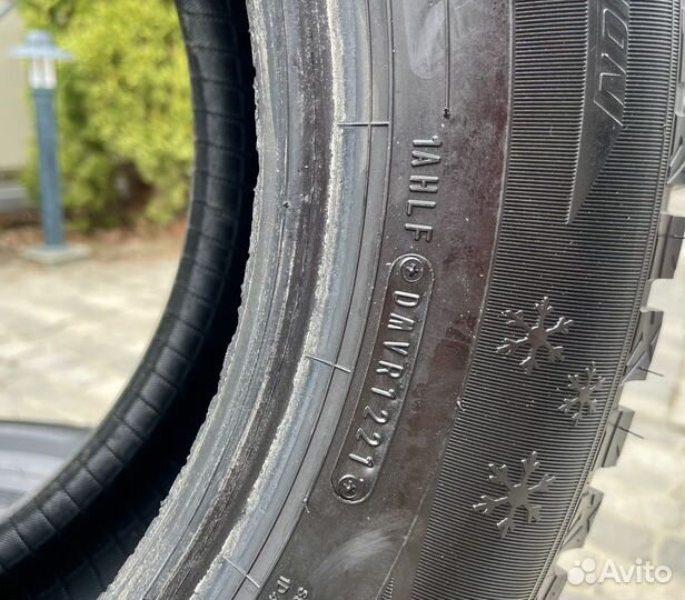 Dunlop GrandTrek Ice 03 215/65 R17