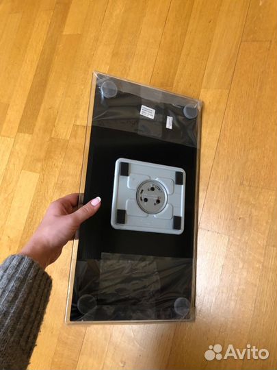 Подставка под телевизор не использовалась Самсунг