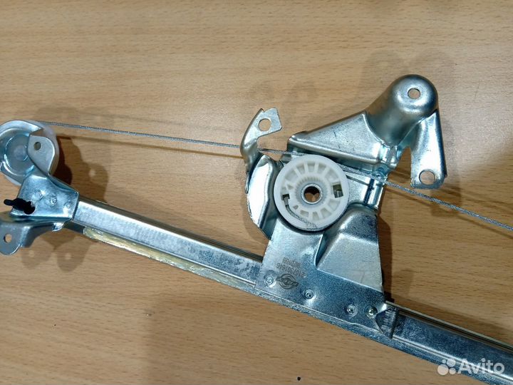 Стеклоподьемник задний правый w210