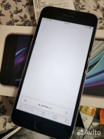 Телефон iPhone se 2020 64gb