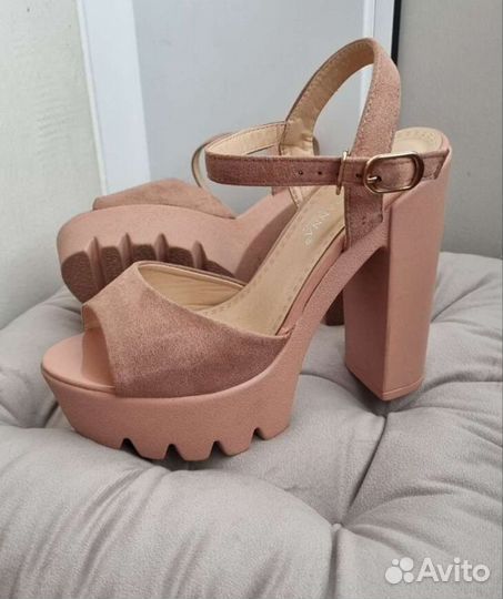 Босоножки женские