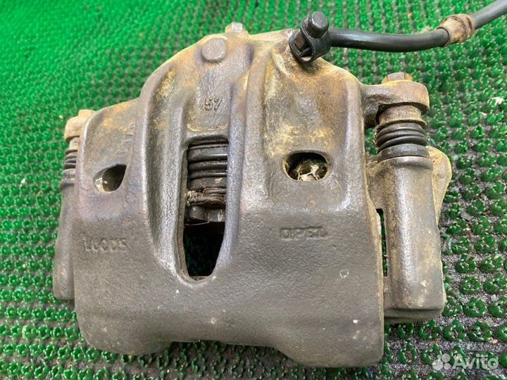 Суппорт передний левый Opel Omega B X20XEV 1998