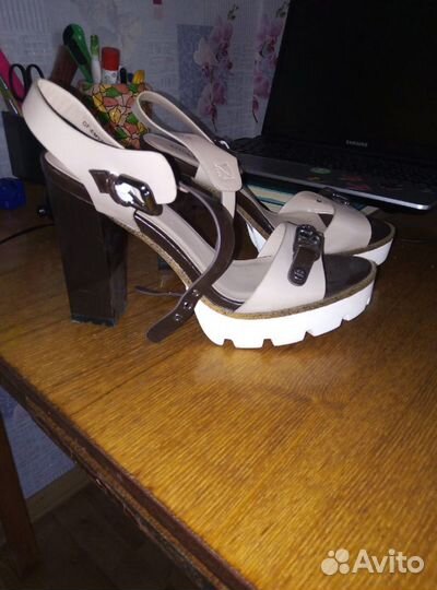 Продам туфли,р-р 40
