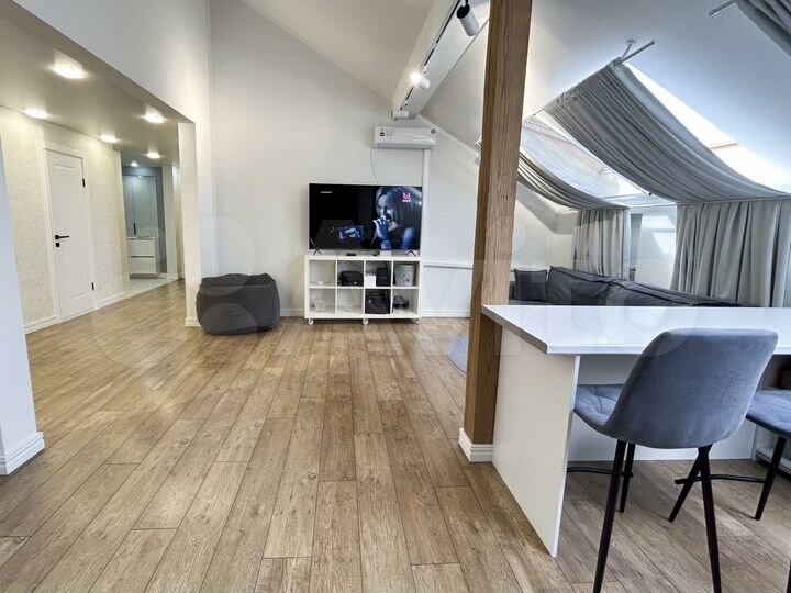 3-к. квартира, 120 м², 4/4 эт.