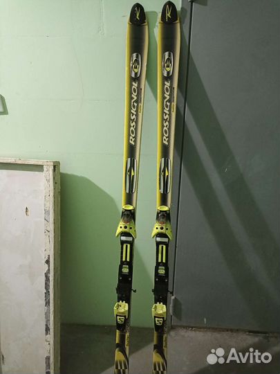 Горные лыжи и ботинки