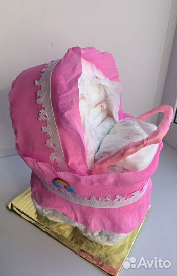 Подарок для малыша (торт из памперсов)