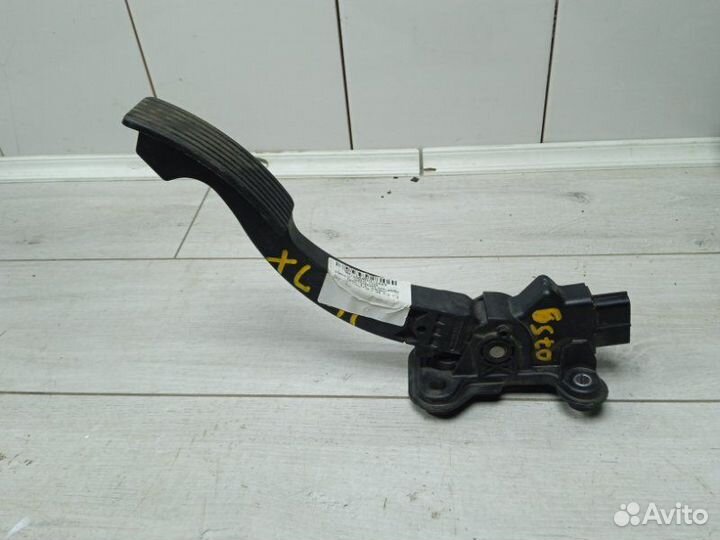 Педаль газа Mitsubishi Outlander 2.4 2007