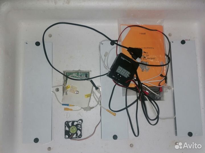 Инкубатор Несушка на 104 яйца