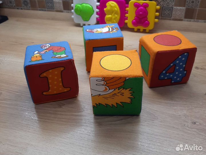 Развивающие игрушки для малышей пакетом