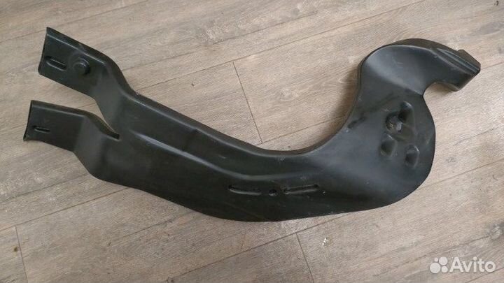 Воздуховод левый Skoda Octavia II рестайлинг cdab