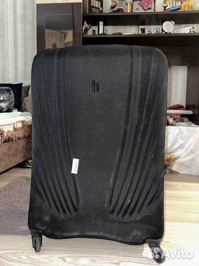 Чемодан на колесах IT