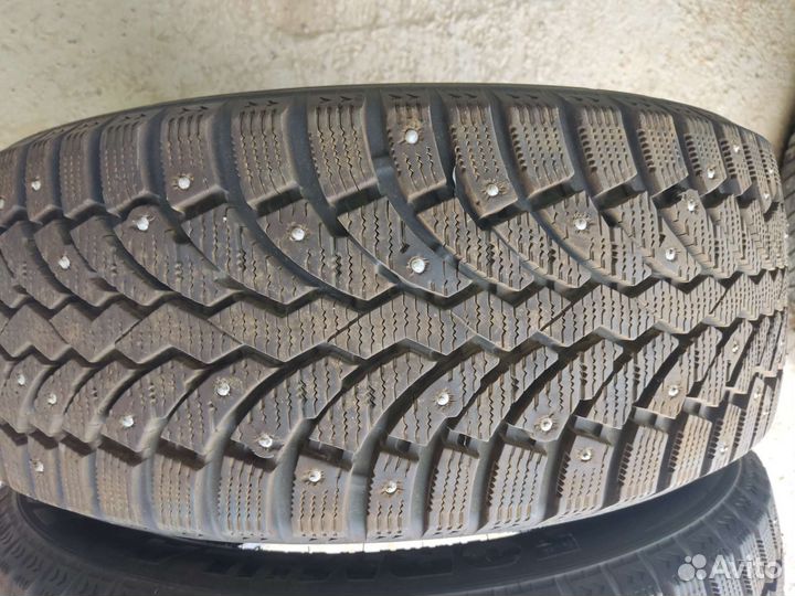 Pirelli Formula Ice 215/50 R17