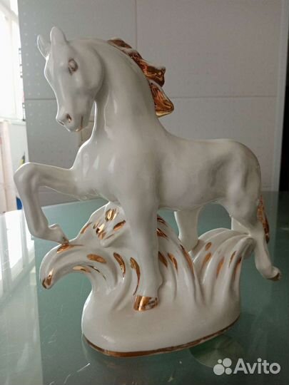 Конь-огонь фарфоровая статуэтка СССР