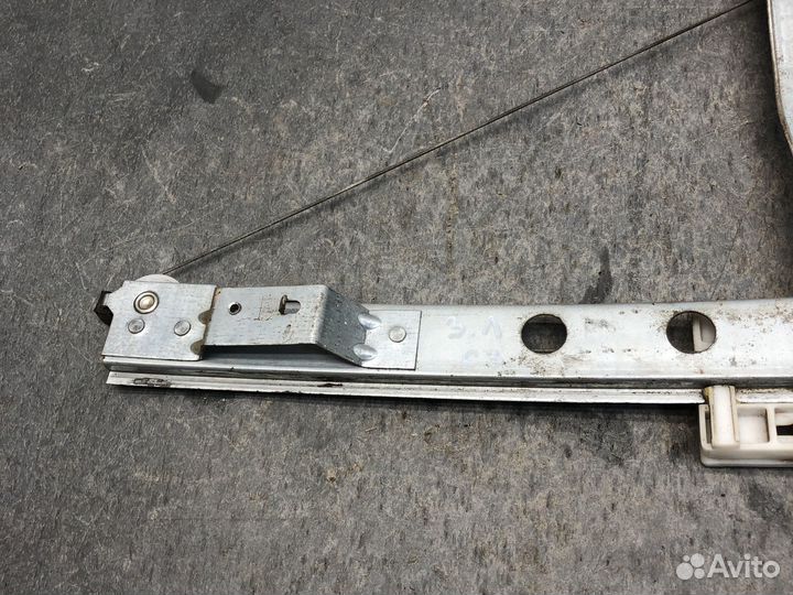 Зад лев стеклоподъемник Citroen C3