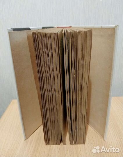 Поющие в терновнике. Колин Маккалоу