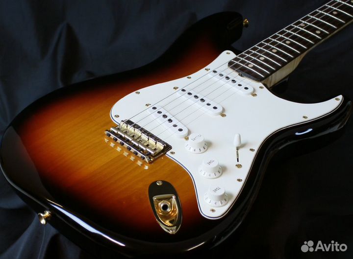 Электрогитара Fender Robert Cray + Аксессуары