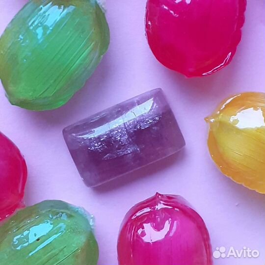 Кабошон из турмалина ручной работы