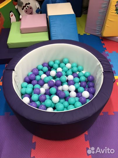 Простые стильные сухие бассейны